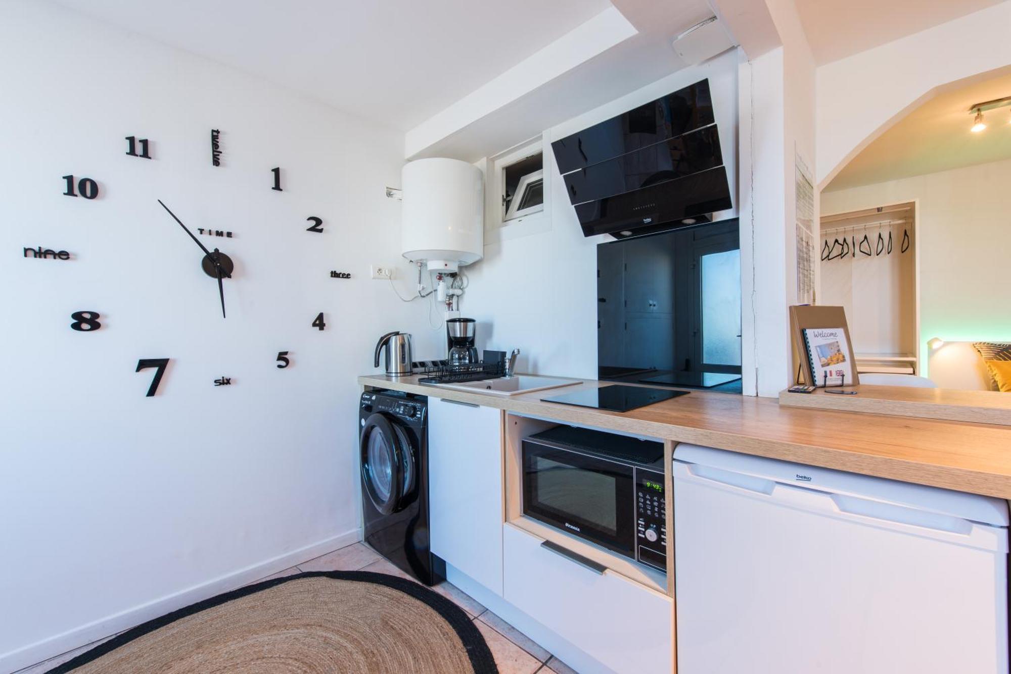 Beautiful Renovated Studio With View- Old อิแยร์ ภายนอก รูปภาพ